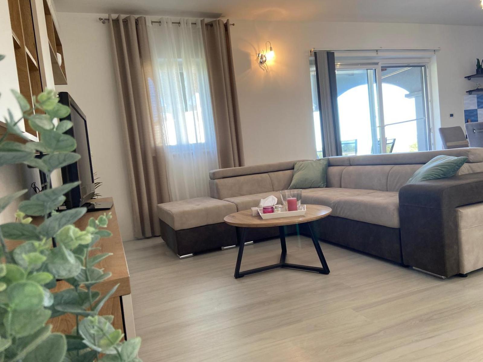 Holiday Home Mihaela Вишнян Экстерьер фото