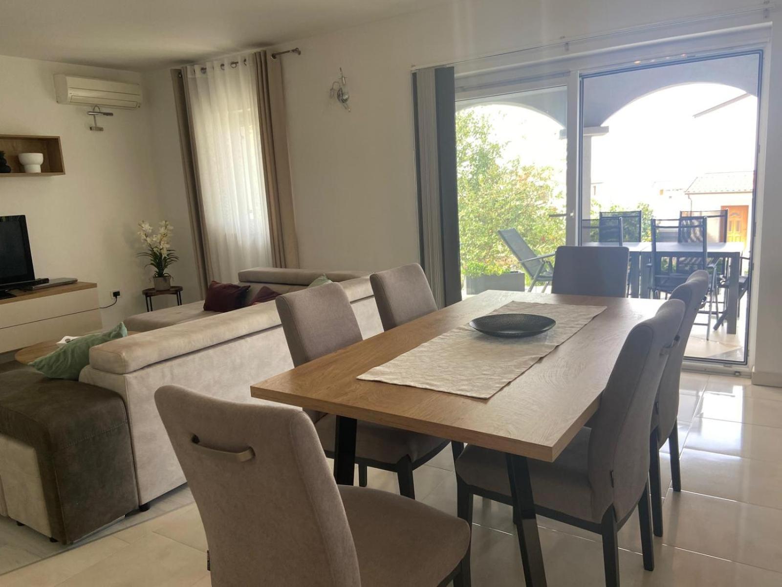 Holiday Home Mihaela Вишнян Экстерьер фото