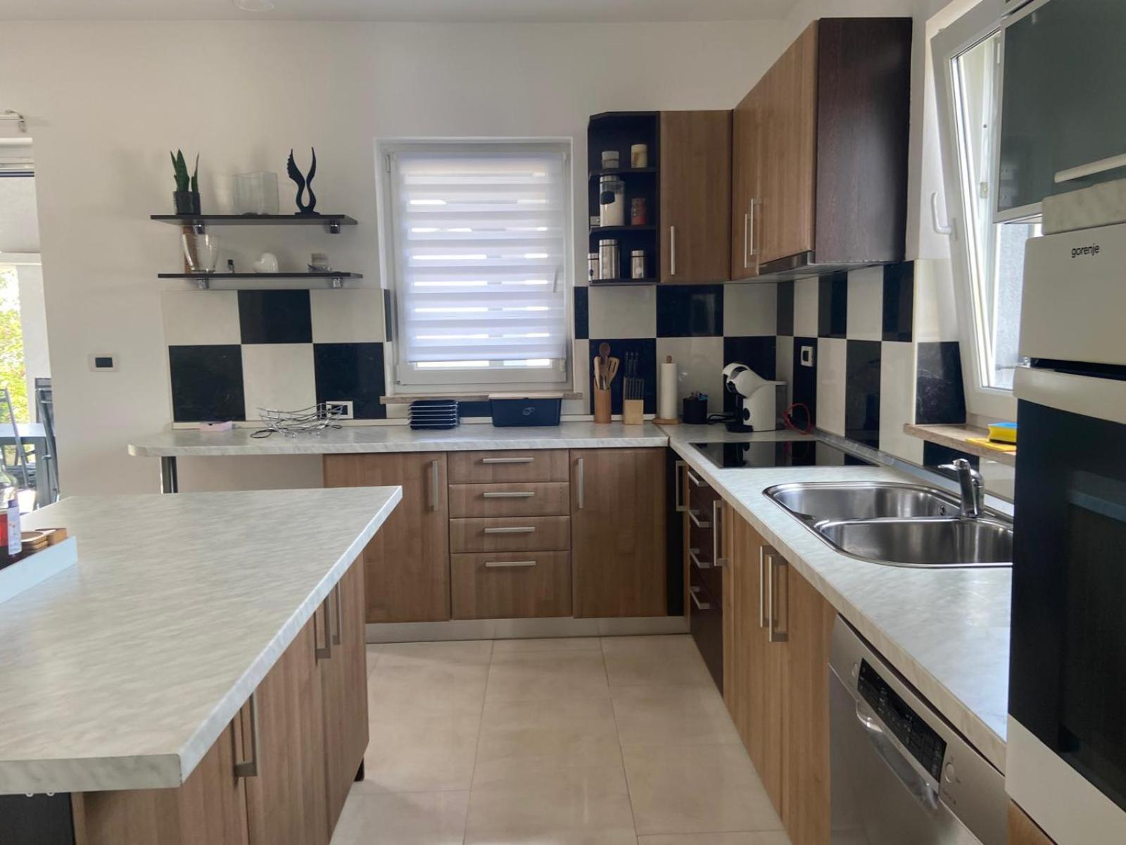 Holiday Home Mihaela Вишнян Экстерьер фото